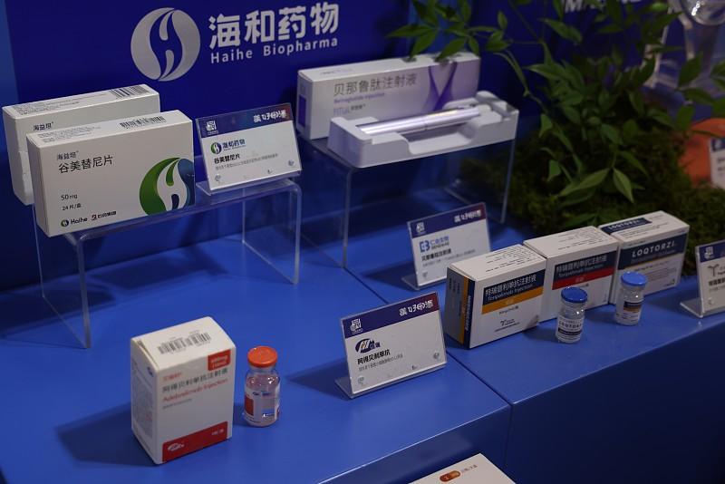 海普瑞这家药企确实做到了重质量拓市场双管齐下！它成立于1998年，是全球肝素全产