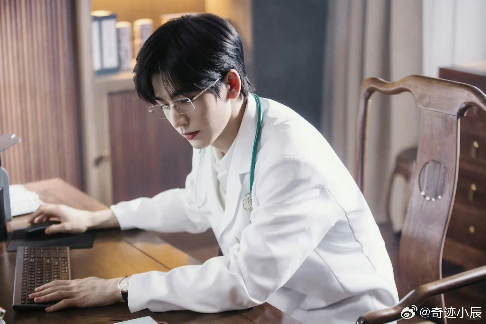 何苏叶快来给谢征把把脉 当病娇谢征遇上温柔中医何苏叶，这是什么神仙联动！把脉诊治