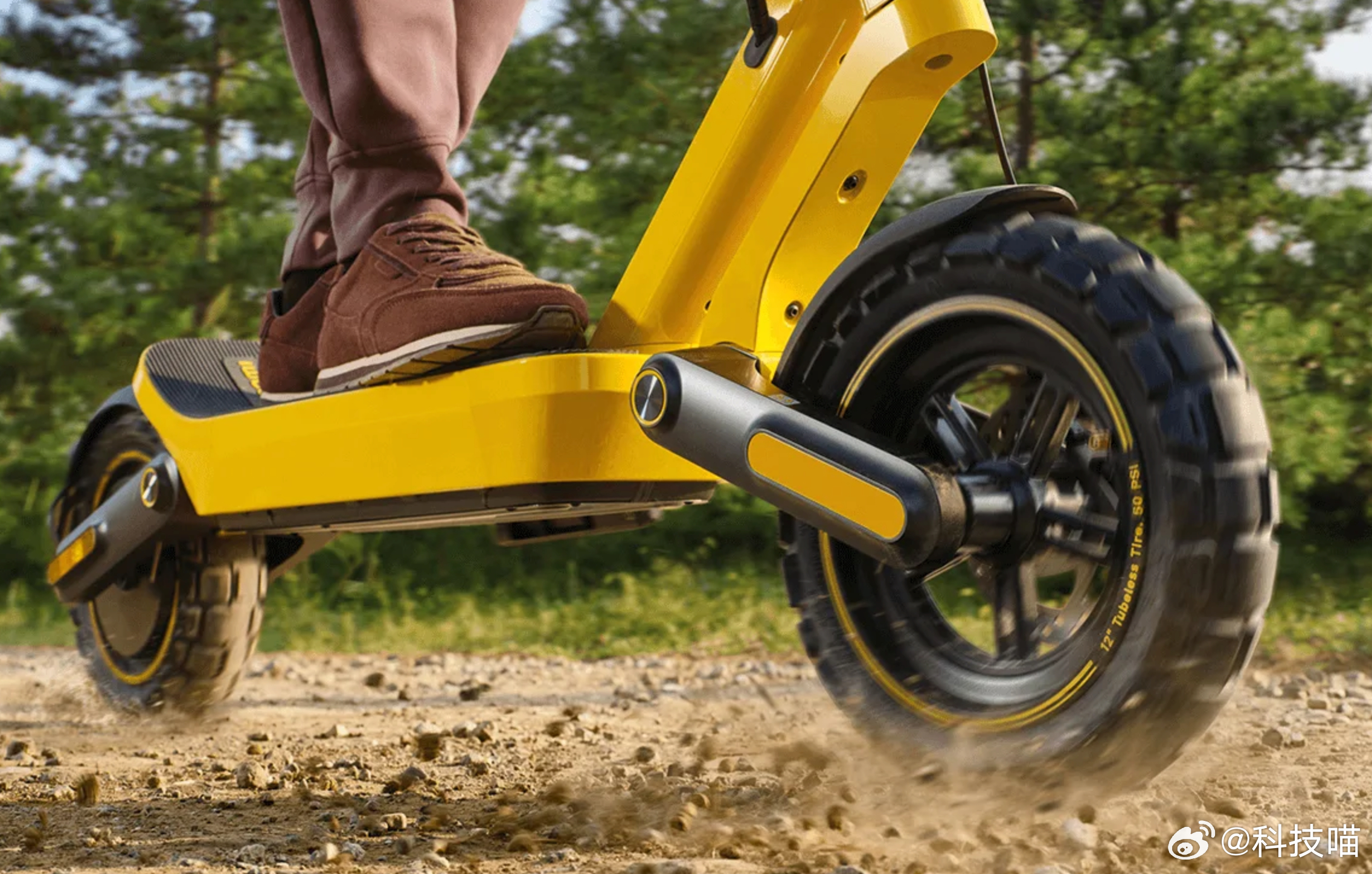 2026 MWC，小米发布的电动滑板车6 Ultra12 英寸全地形轮胎额定电机