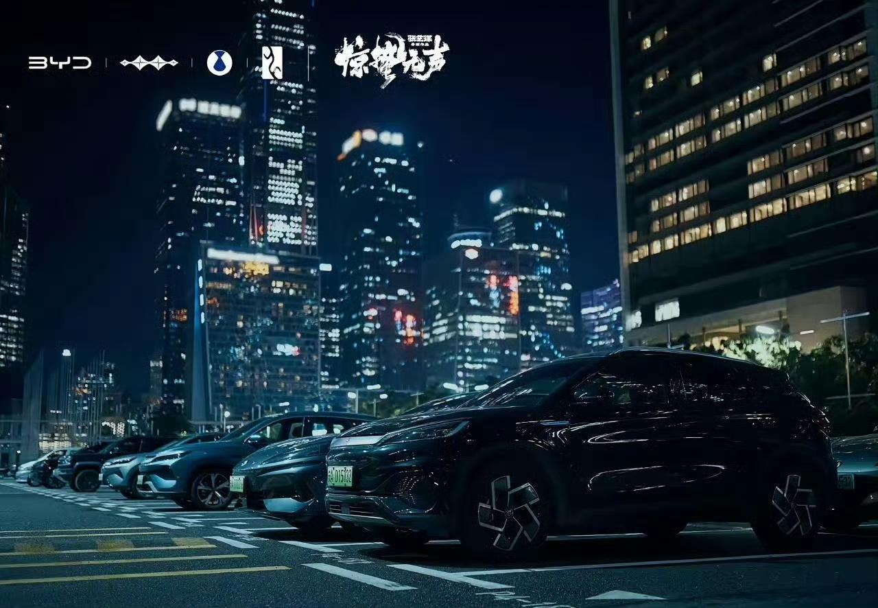 春节假期跟贺岁档电影的适配度💯

第一时间跟随张艺谋导演的《惊蛰无声》热映，奉