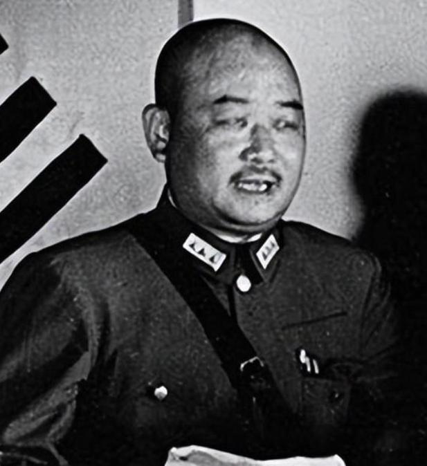 国民党原军司令刘峙的父亲，被村中恶霸活生生打死，刘峙返回家乡，看到杀父仇人，村民