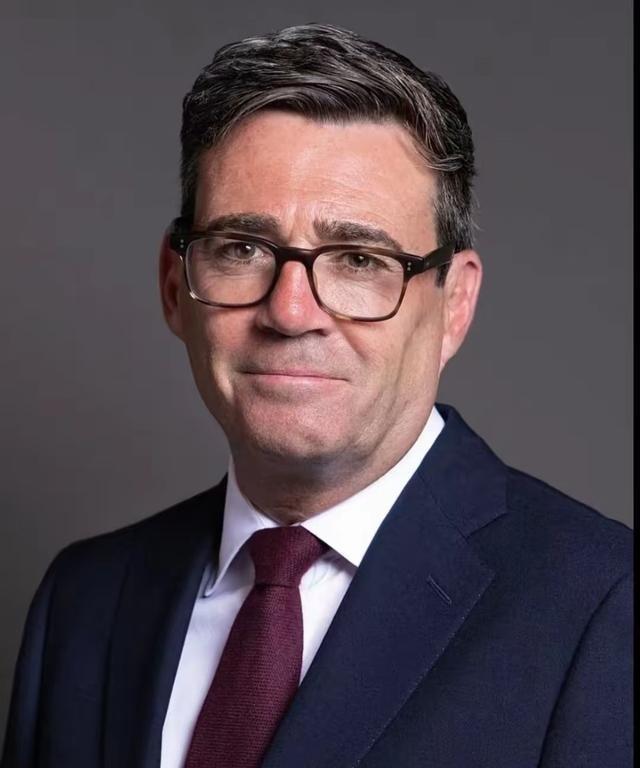 来真的了 英国首相突然宣布 7月30日，英国首相项目下一阶段。
英国政坛刚换了掌