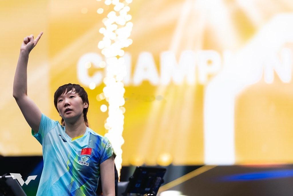 王曼昱女单世界第一终圆梦！王曼昱首登女单世界第一🏆所有蛰伏与汗水，都在这一刻兑