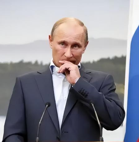 普京就扔了一句话，全世界的空气仿佛都安静了。他说，美国的“战斧”导弹要是敢碰俄罗