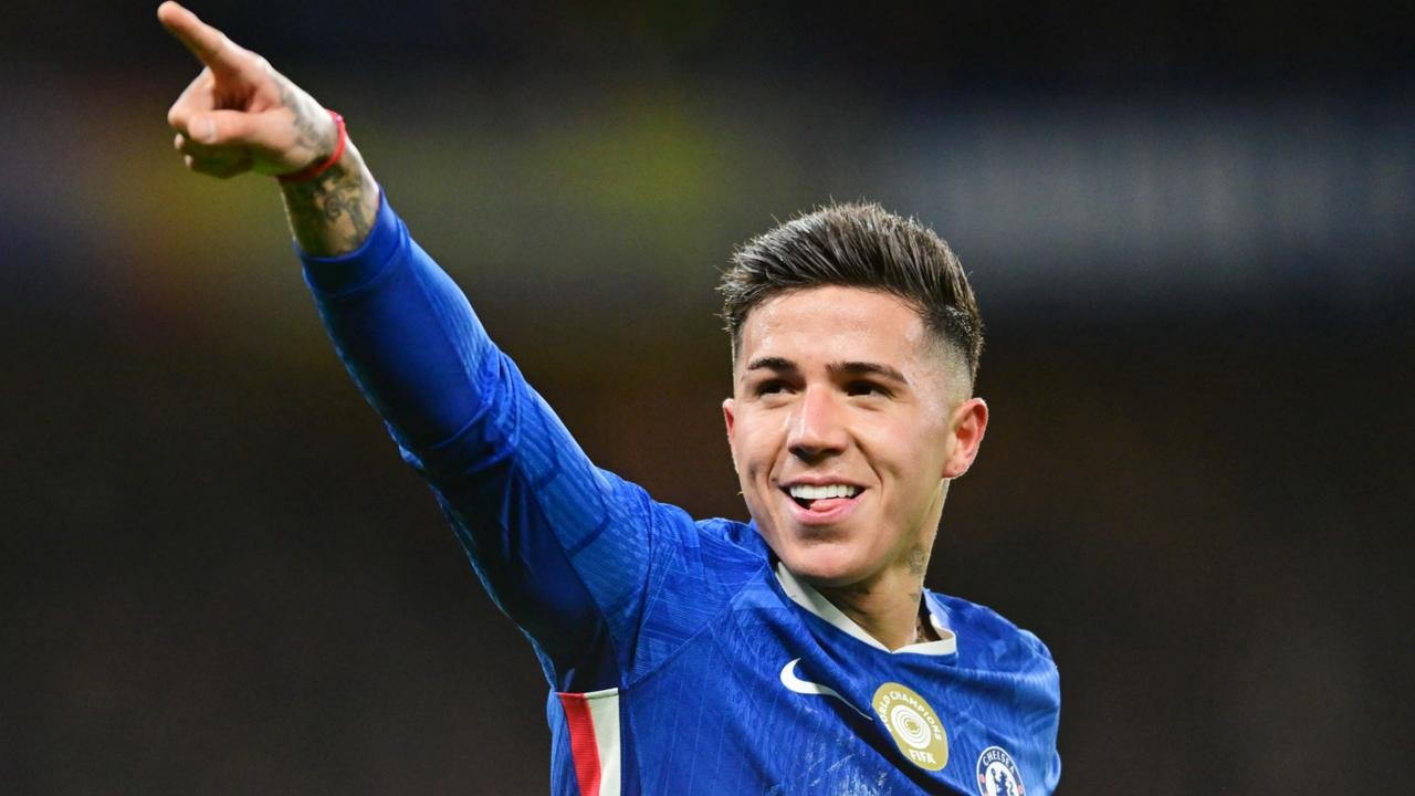 明示了？恩佐在采访中被问及向往的城市，他表示自己最想住在马德里。
恩佐表示：马德