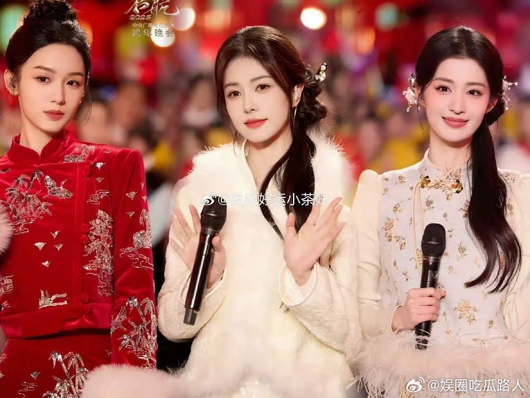 最美的还是周也和王楚然啊，小花双美，同级别的顶美小花现在没发现 