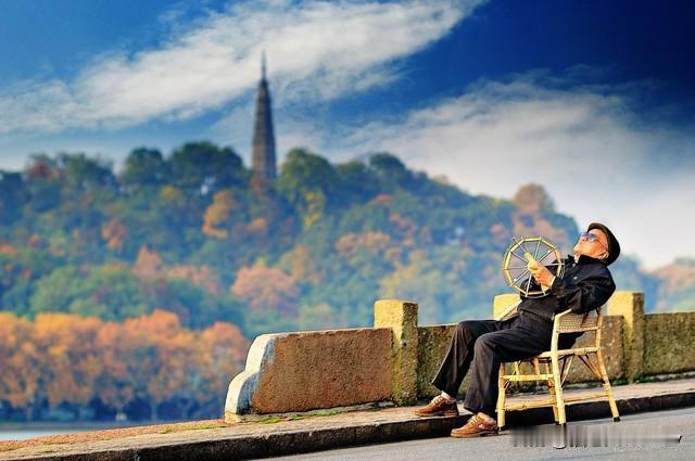 人这一辈子，什么最值钱？

亲爱的朋友们，今天我们来聊聊一个看似简单却直击灵魂的