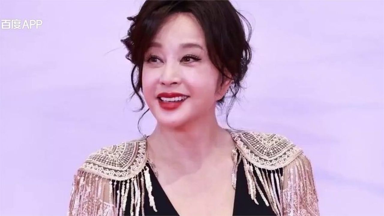 75岁有八个男朋友？凌晨在北京去世？刘晓庆私生活谣言有多离