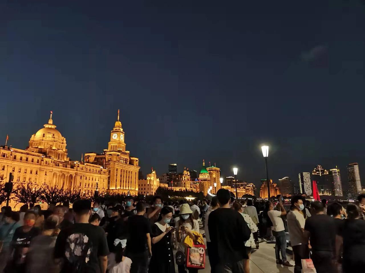 上海人对广东人还是有好感的。这个月月初，我去了一趟大上海。当我的双脚踏上上海的这