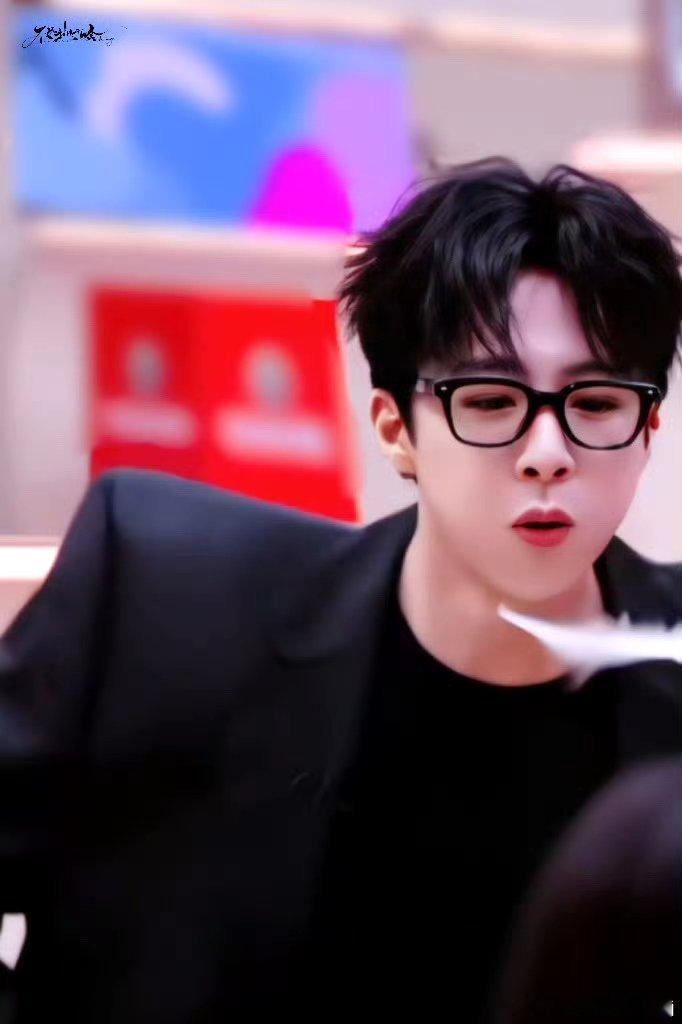 2025高产歌手TOP30“刘宇宁的颜值，让他每次照镜子都忍不住想：这世界上怎么