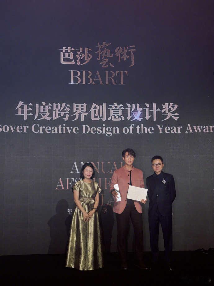 吴尊24小时跨三城 一边是高强度工作，一边是至亲牵挂，吴尊把孝顺刻在了奔波的每一