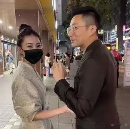 汪小菲
就是故意的

大家看
汪小菲带着马筱梅去看中医
马筱梅都知道戴口罩防止被