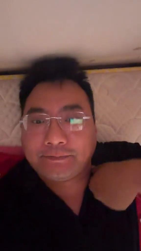 他们都说我真诚，没毛病吧兄弟们，都说我真诚，睡觉。