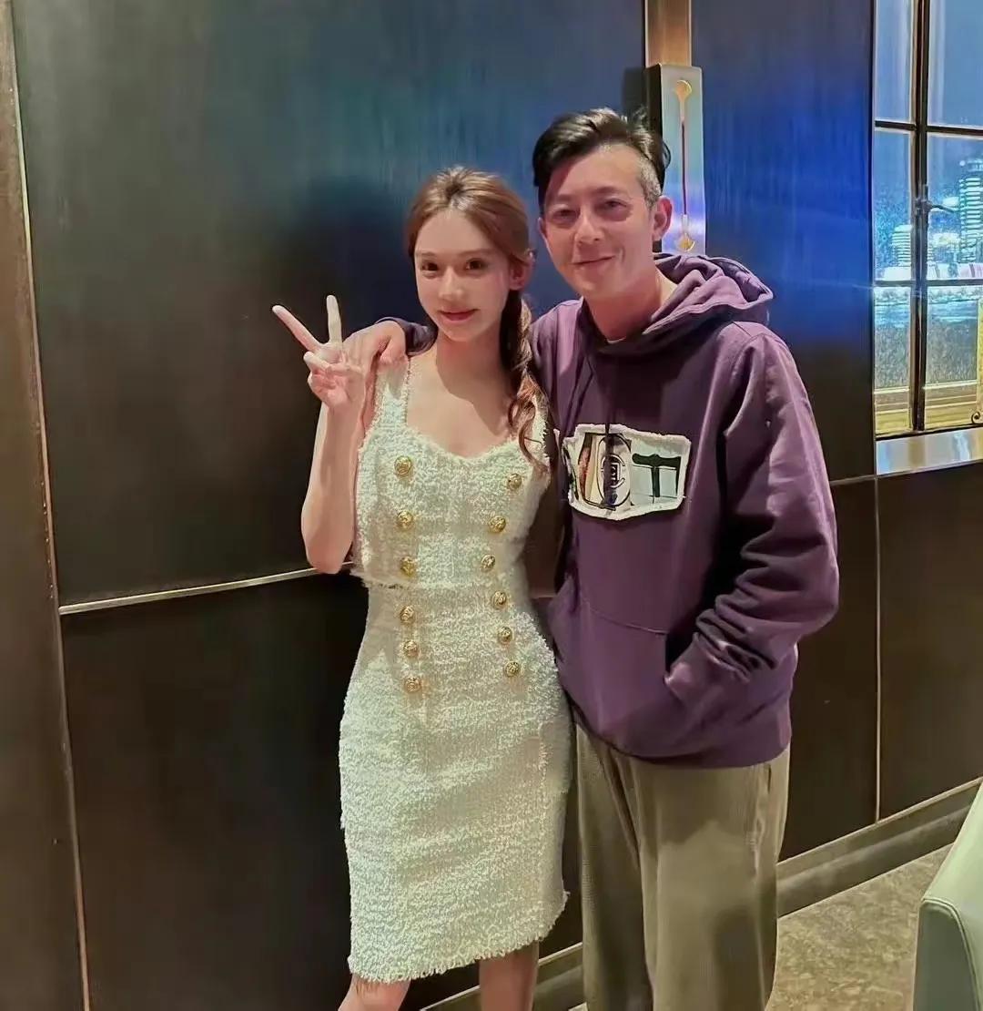 陈冠希，引发热议！

9月23日，正当大家的目光都聚焦在亚运会开幕式时，陈冠希突