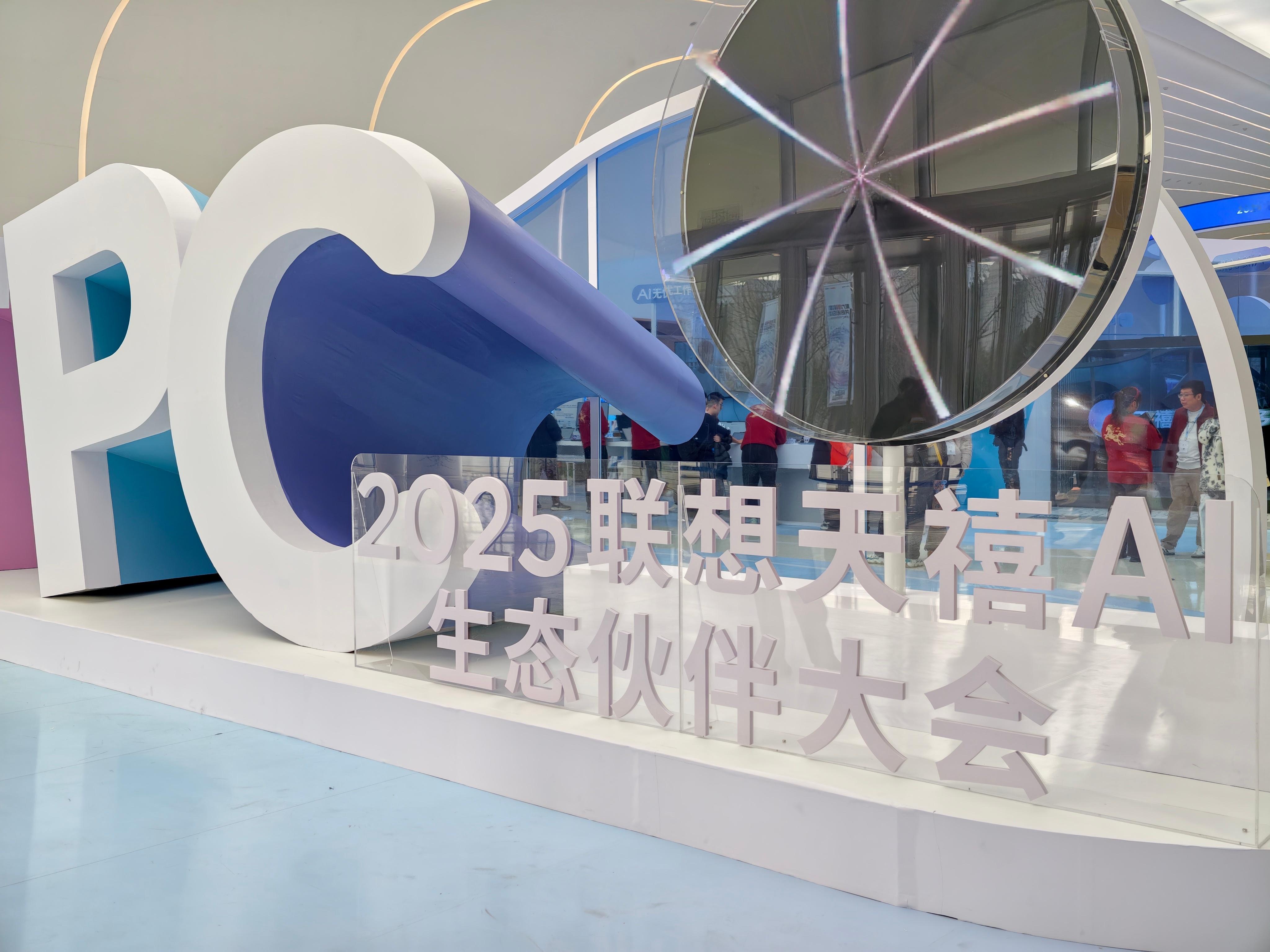 这个小手办好可爱呀 