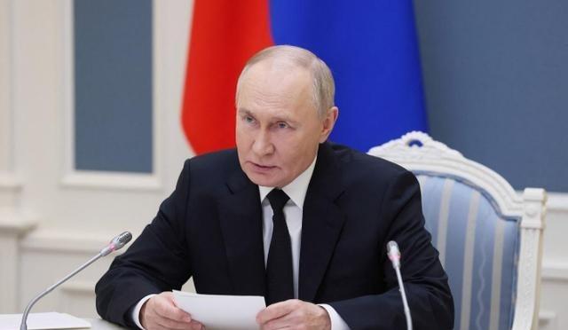 这下全球都听懂了！俄总统普京的一句话，直接让欧洲紧张了起来，他直言若开战，俄罗斯