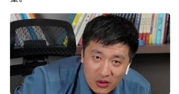 张雪峰曾经说，穷人的孩子，只有拼命读书，因为在竞争中你没有那么多资源。

他自己