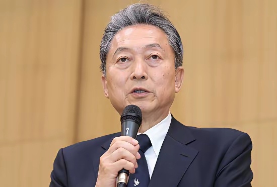 日本前首相鸠山由纪夫表态，他直接写道：持刀闯使馆，推定意图就是杀害中国大使，防卫