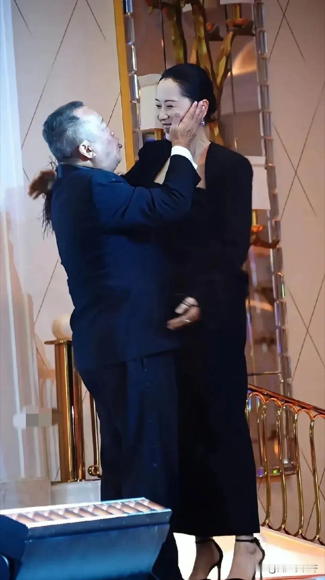 这女的是谁？