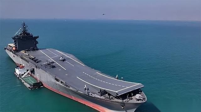 3月5日，中东局势彻底炸了。伊朗伊斯兰革命卫队直接摊牌：战时接管霍尔木兹海峡，禁