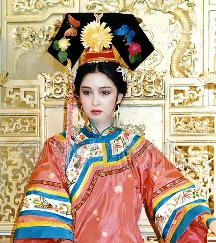 本来觉得林青霞的骨相，就是一等一的优越了，没想到胡因梦的骨相更加绝，而且她不管是