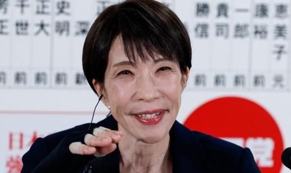 东京的“赌桌”彻底翻了，西方国家忙着开香槟祝贺高市早苗的时候，东方大国在此时“一