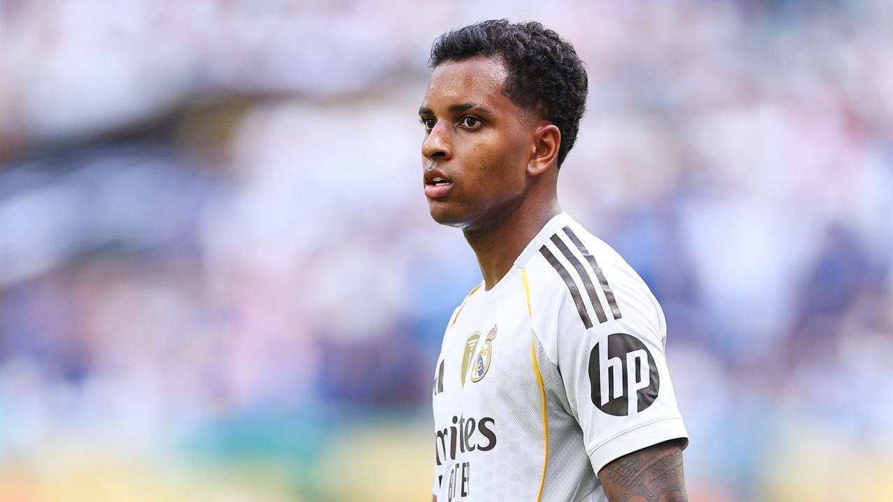 罗马诺表示：罗德里戈与皇马的情况比较复杂。关于罗德里戈未来的传闻，和切尔西可能性