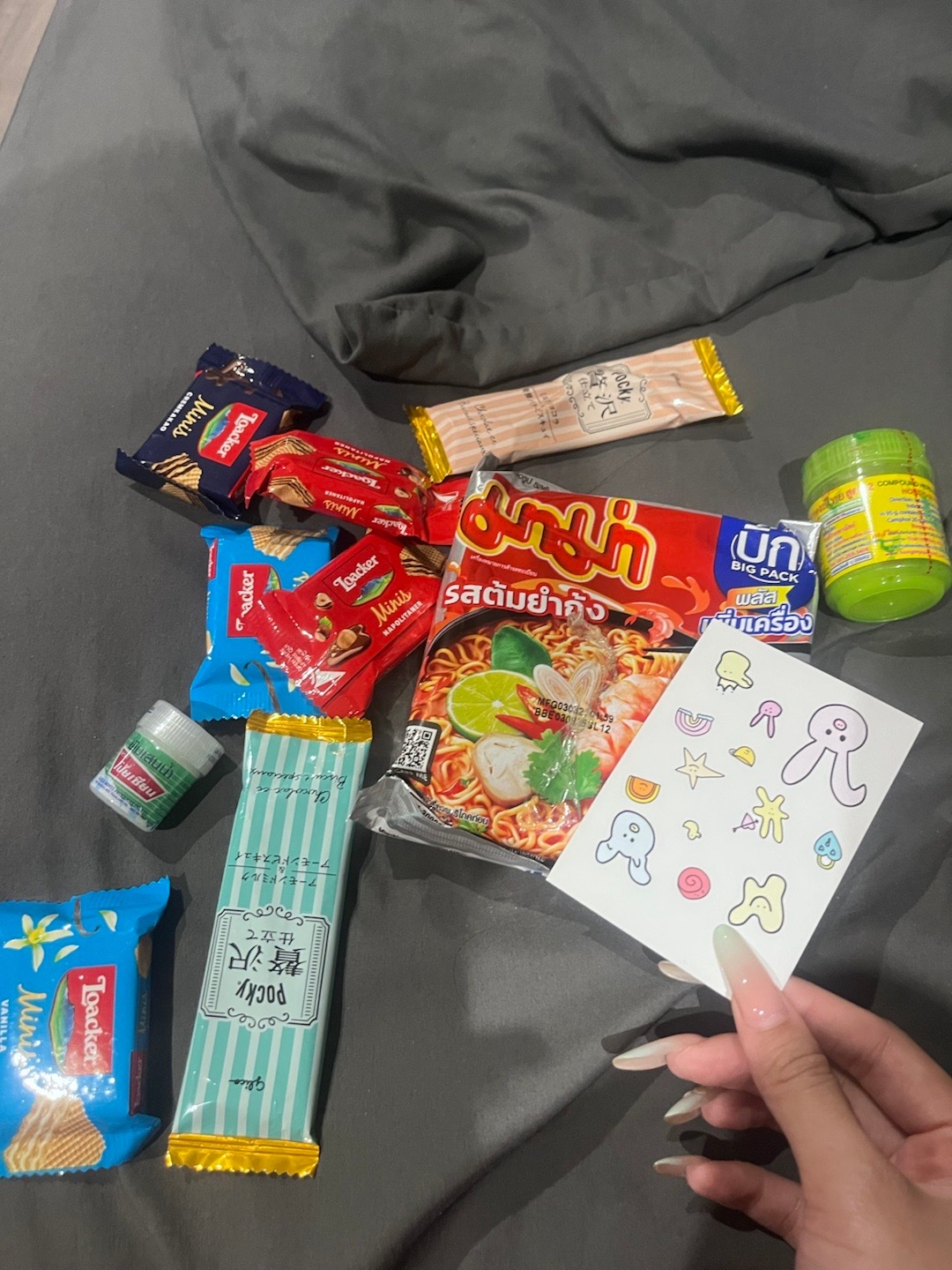 就是[泪][泪]来这里之后遇到的人真的都好真诚[泪]我一点都没有觉得所谓的英区乱