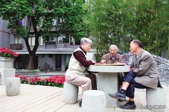 很不喜欢有些人所谓自认“通透”的话，比如这句：活到六七十岁终于想明白，人生毫无意