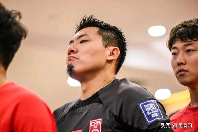 世预赛国足对阵泰国，不出意外王大雷将继续首发，由于武磊停赛，场上队长或将在王大雷