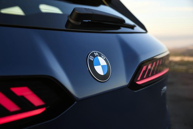 当经典羽翼轻展，划破未来天际线 — 新世代BMW iX3于慕尼黑全球首发，以“更
