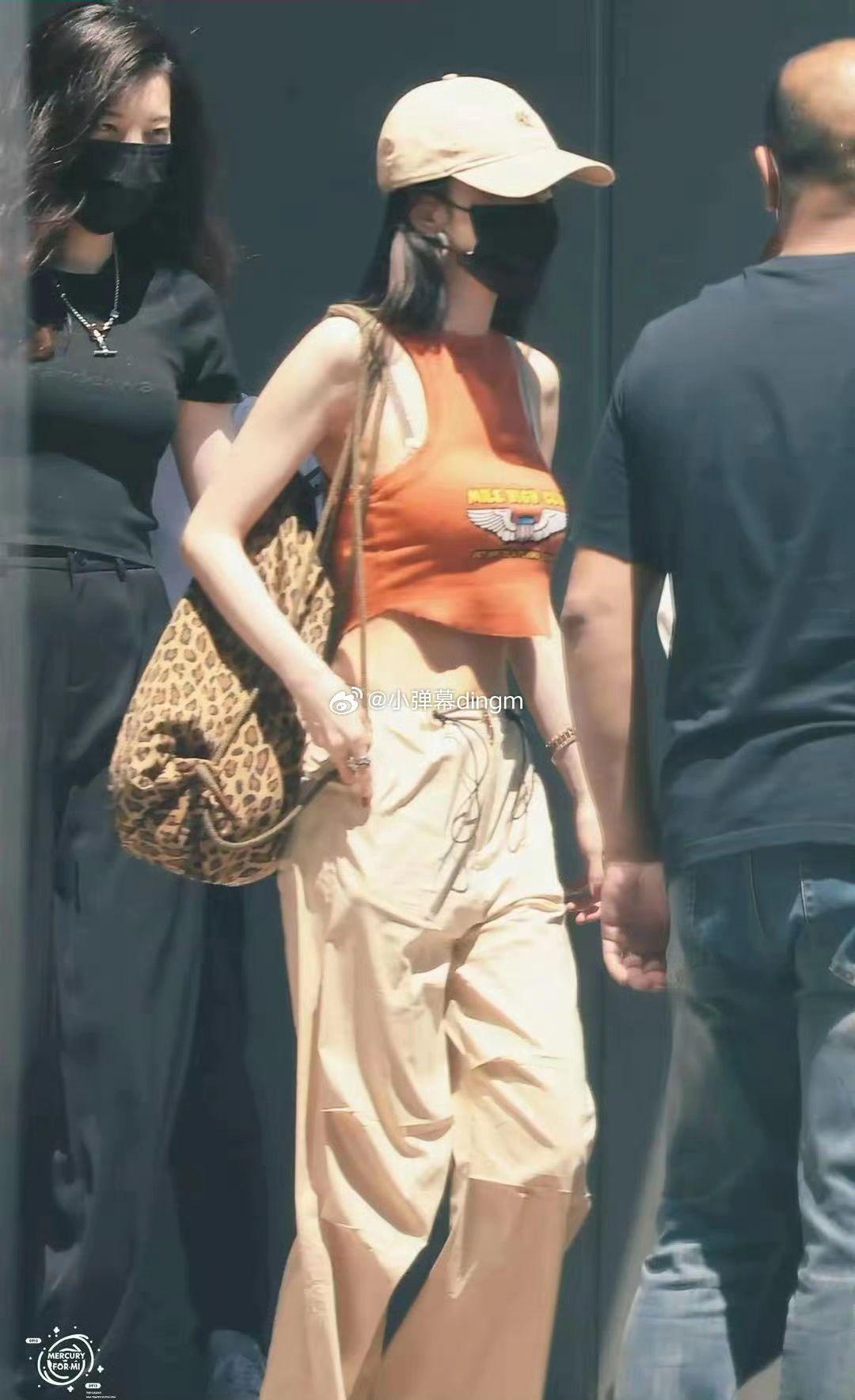 杨幂美胸美腿，喜欢吗？杨幂美胸美腿，喜欢吗？