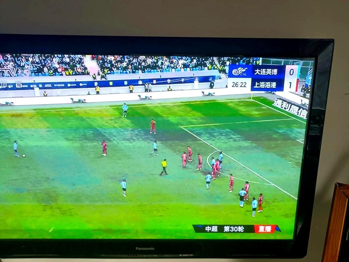 今天是中超2025赛季的最后一战。
人家上海海港是奔着冠军来的，全队都憋着劲儿非