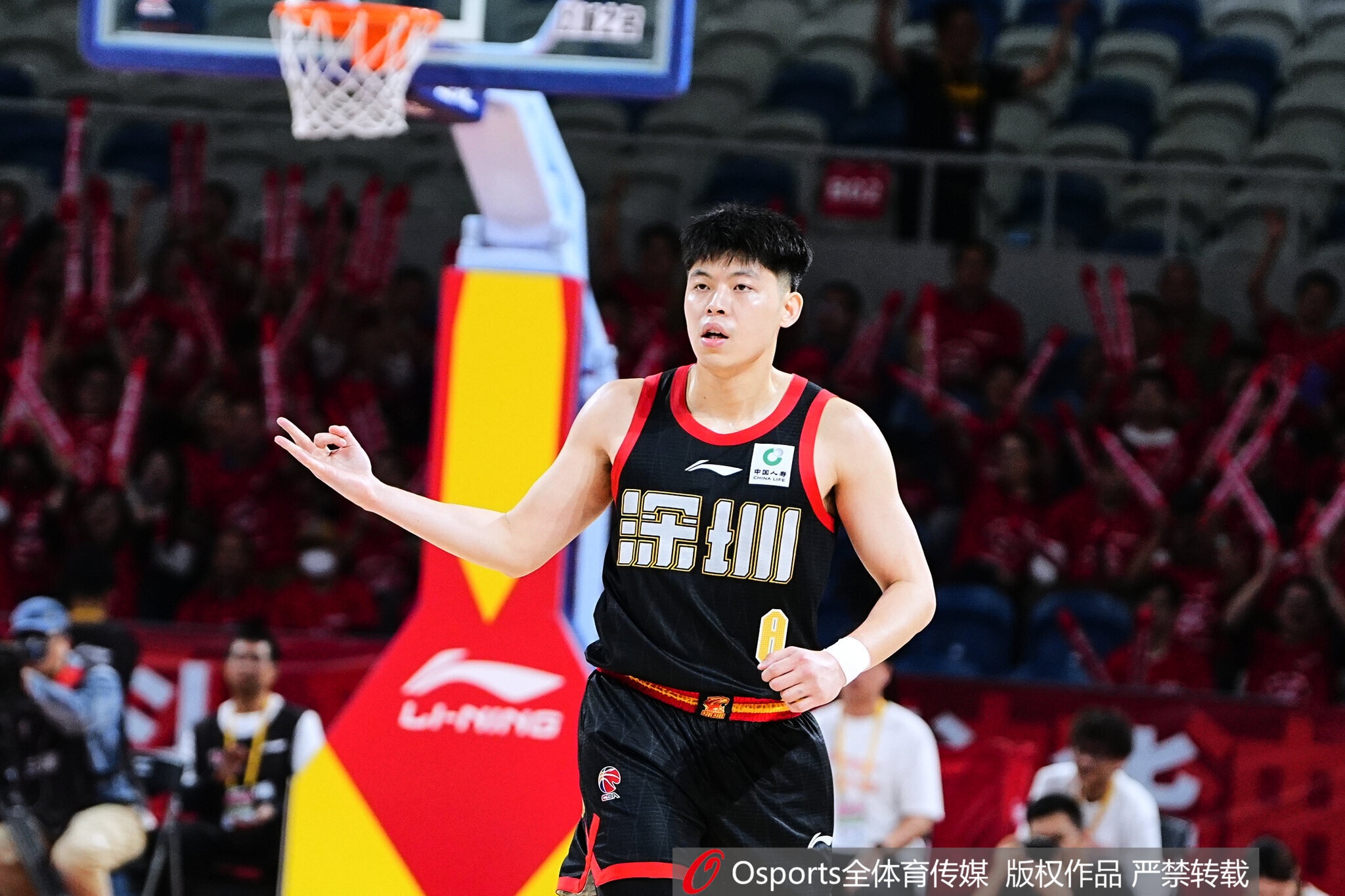 媒体人：容子峰是今天深圳获胜功臣之一 末节投射提供极大帮助