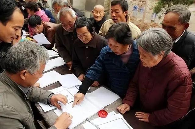 定了！人社部正式发文，7月1日全国落地，在职和退休人员都能享受到福利。

7月1