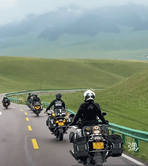 一群潇洒的幸运儿，有钱又有时间的人，旅途愉快!注意安全！[比心][赞]