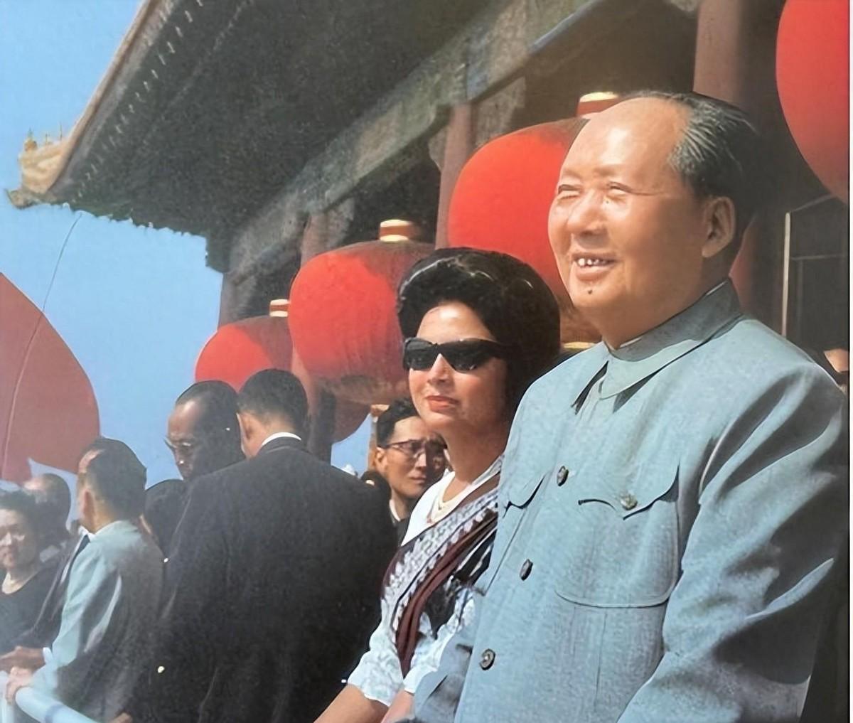 抗美援朝期间志愿军曾缴获两件稀有装备，回国后仿制并用于后续战争，发挥重要作用
1