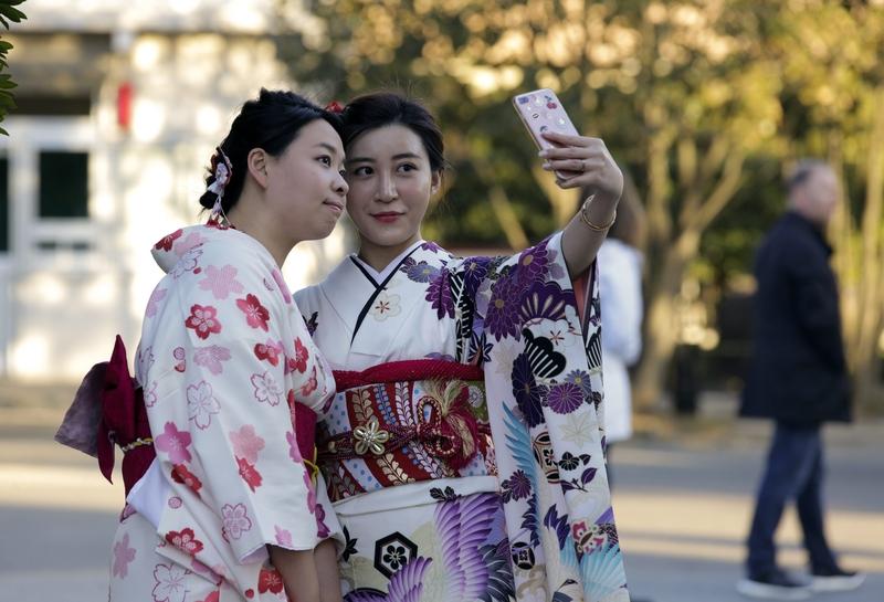 微信占内存越来越大真让人头疼。我看了下手机存储，微信竟占了好大一块。想想也是，现
