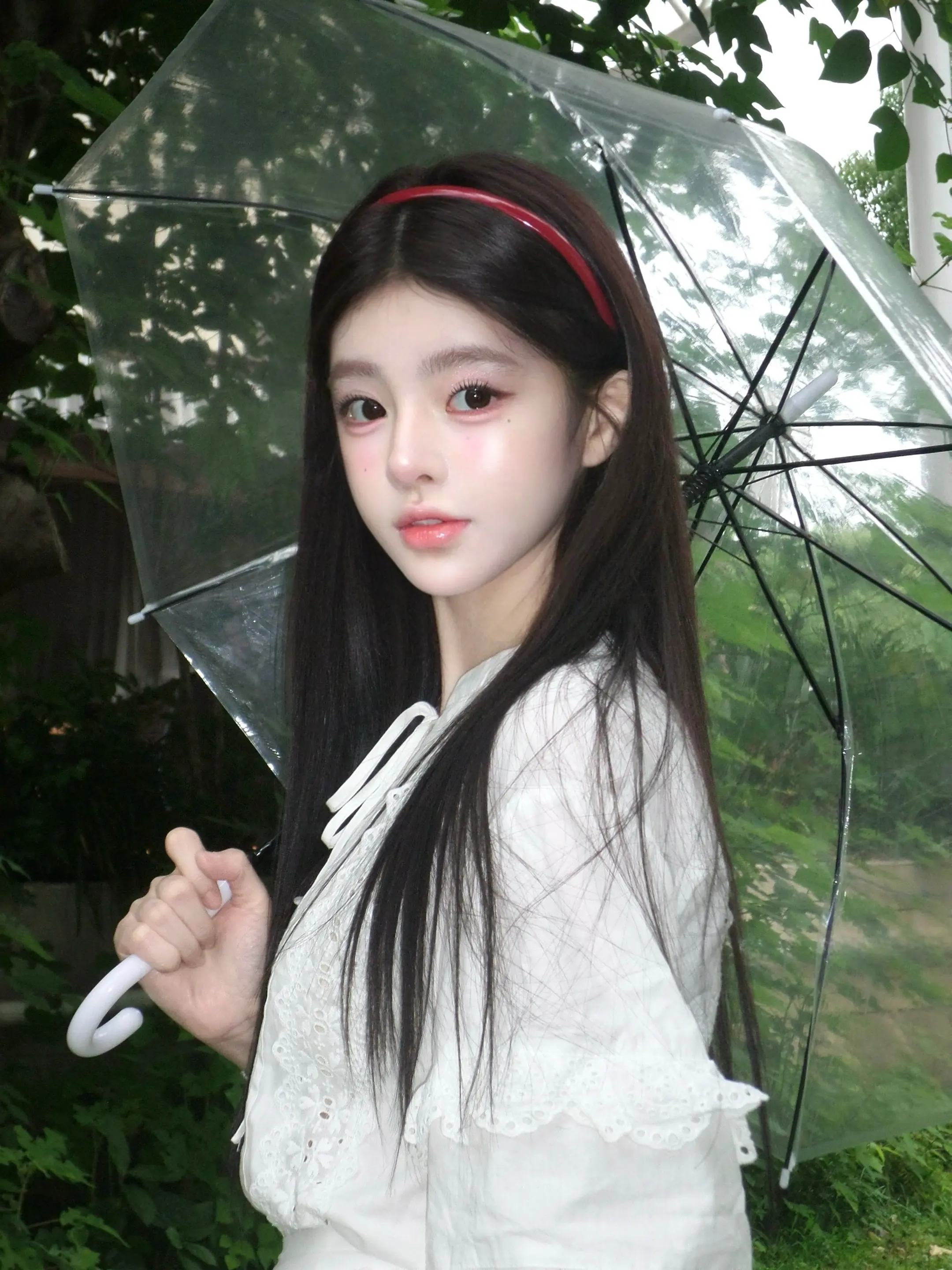 ☔️潮湿的绿意像我下雨的心。