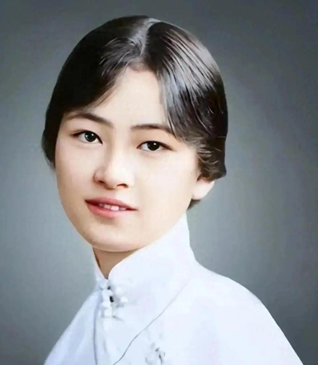 林徽因说：“最好的爱是给你力量去做自己。如果一份感情让你很累，没有安全感。那它就