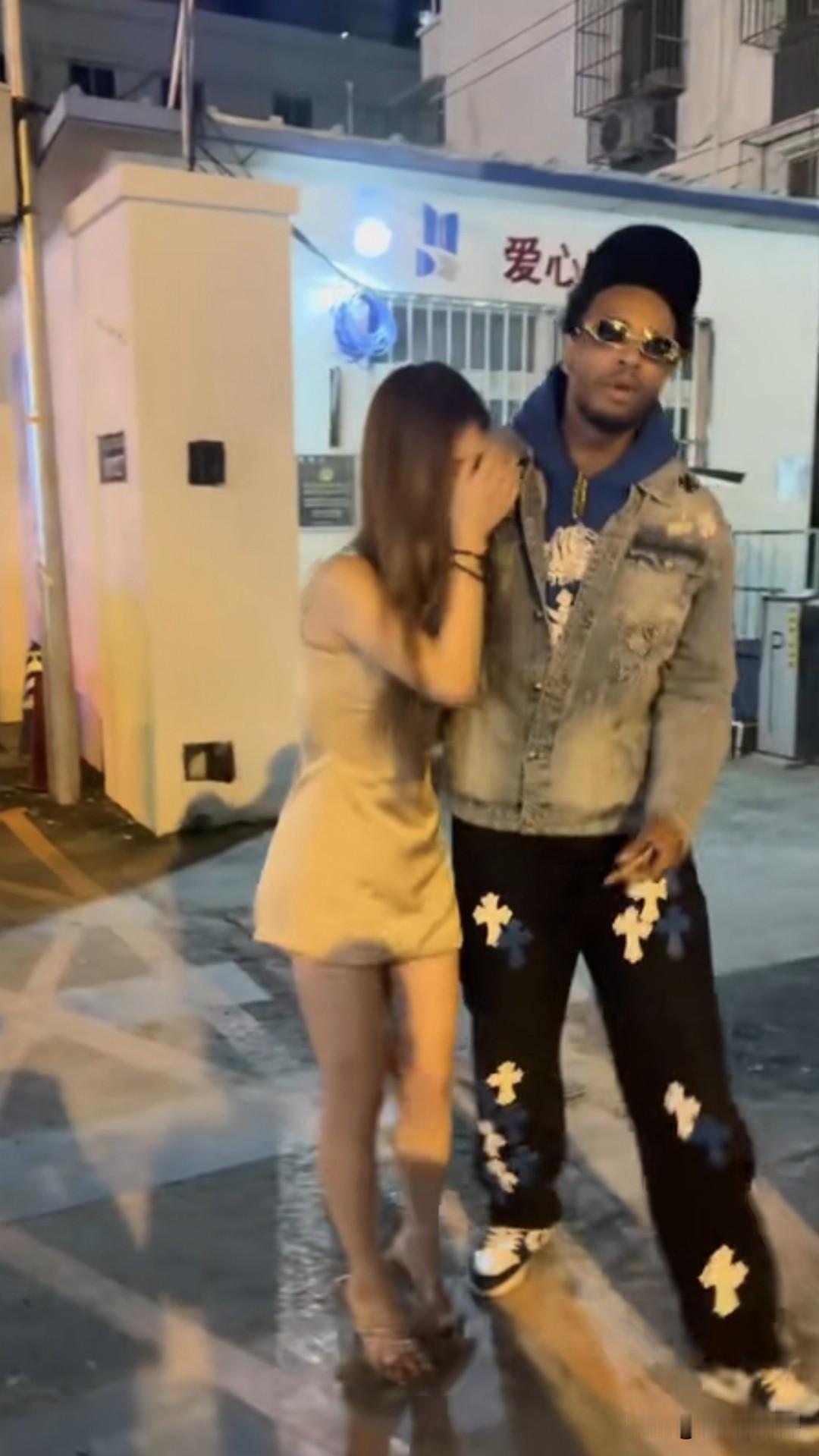 玩都敢玩，还怕被人看到脸吗？