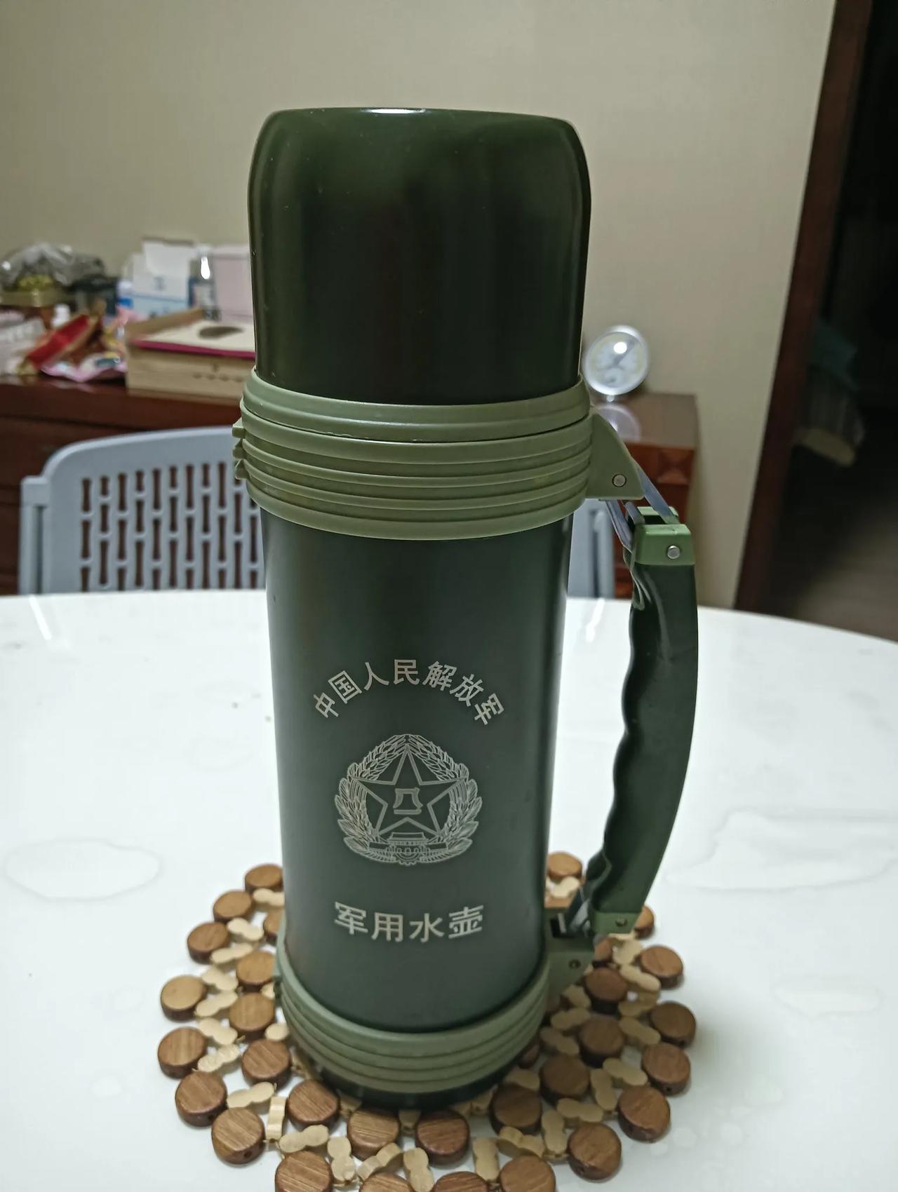 现在生活中有哪些产品曾经是军用品这个军用水壶无论走到哪里都带着，平时装开水日常用