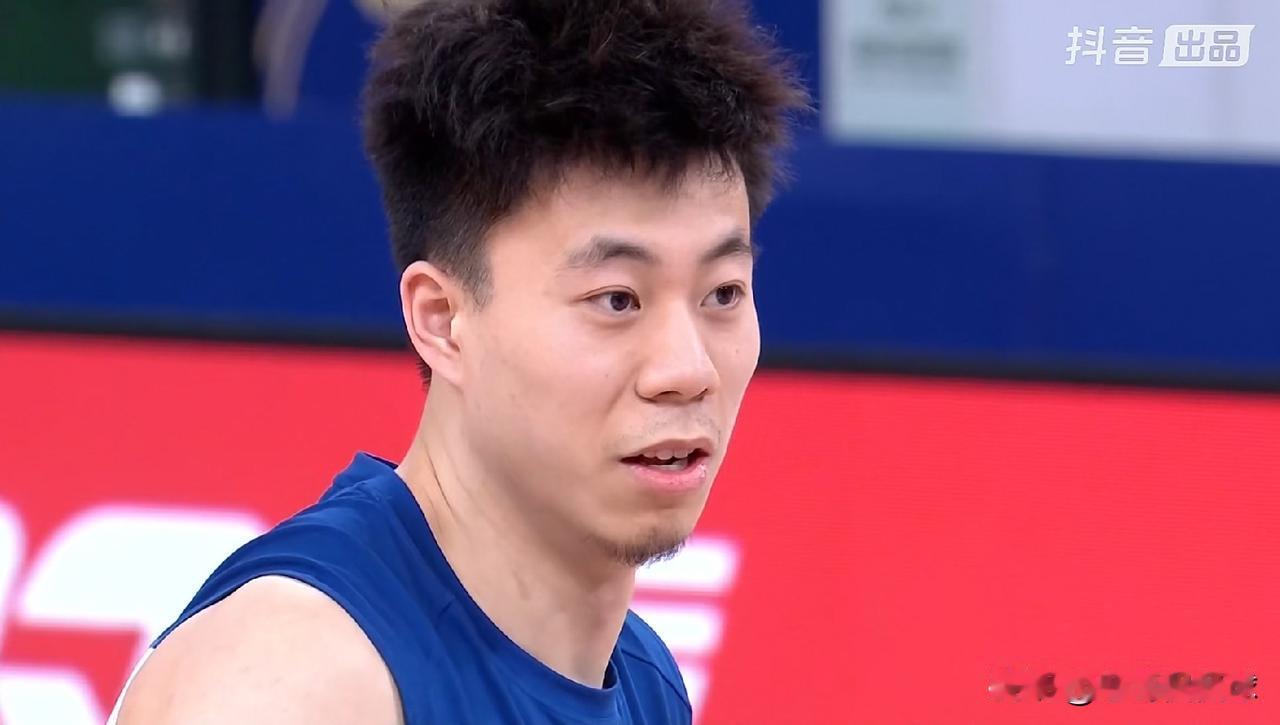 中国男篮主帅郭士强真是太不尊重张镇麟了！今天中国男篮公布了最新一期的集训名单，以