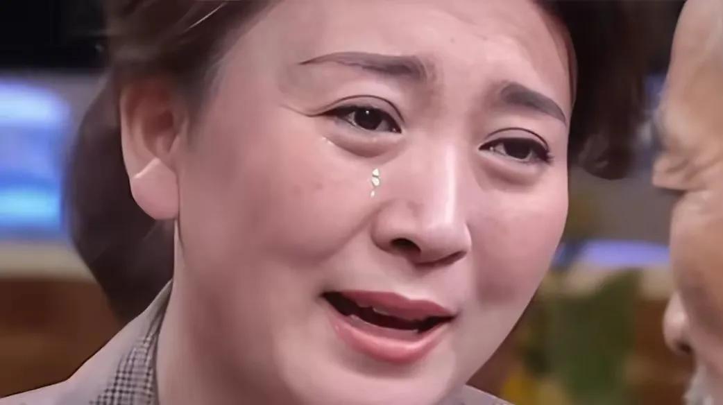 闫学晶塌房早有预兆！一场直播哭穷，把自己作得彻底凉透！
 
昨晚饭局上，消息灵通