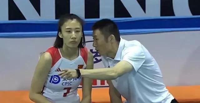 北京时间9月20日晚，奥运女排资格赛A组，中国女排对阵加拿大队，通过五局的较量，