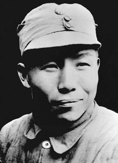 罗忠毅（1907年—1941年11月28日）是湖北襄阳人，原名罗宗愚，是新四军抗