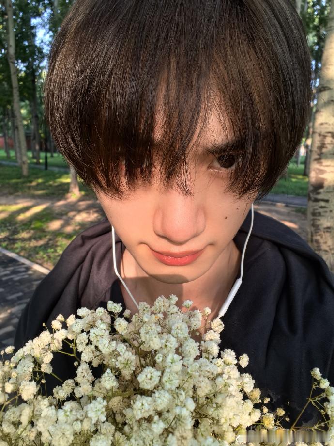 丁程鑫发了23分钟的vlog丁程鑫发了23分钟的演唱会记录被丁程鑫狠狠圈粉，23