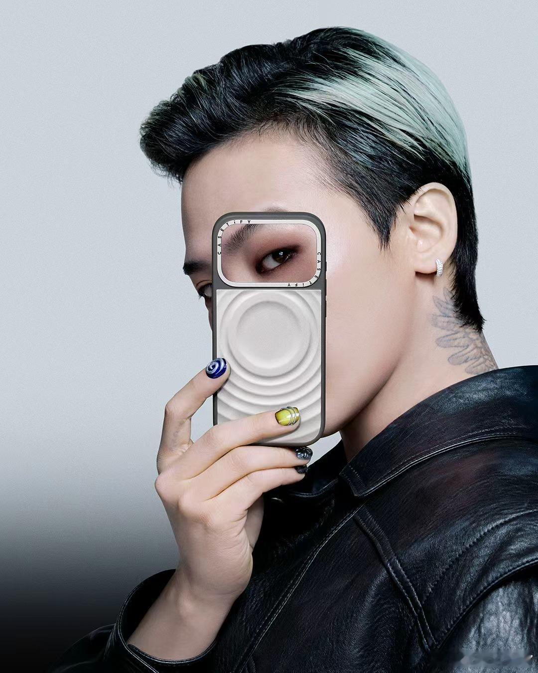 CASETiFY是真的牛逼。一个卖手机壳的，请权志龙这样的大咖做品牌代言人但想到