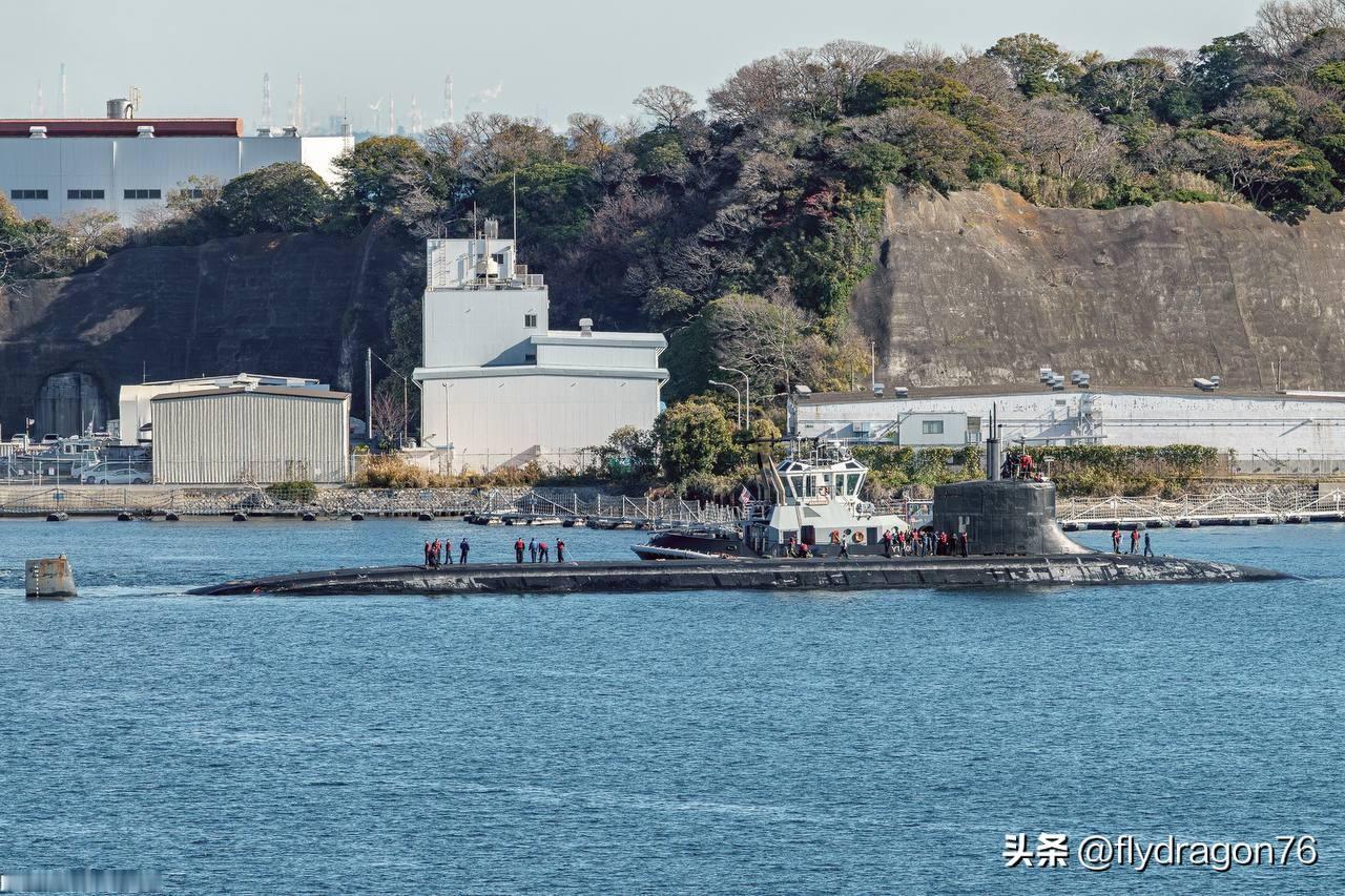 🇺🇸美国海军核动力攻击潜艇“海狼”号（SSN-21）于2025年12月16日