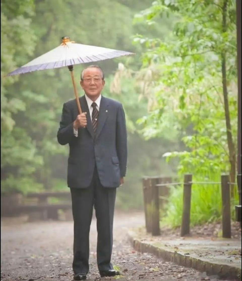 稻盛和夫：一个人开始变强的五大表现！1、开始认识到这个世界靠得住的只有自己。2、